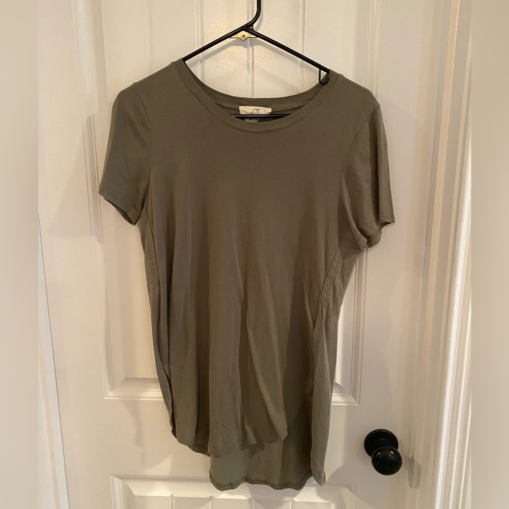 Boutique brand high- low tee